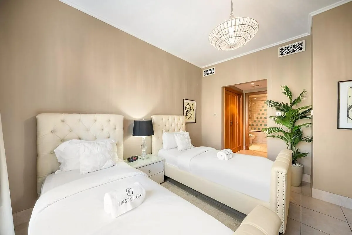Apartment First Class 2Br Charming Old Town Retreat Dubai