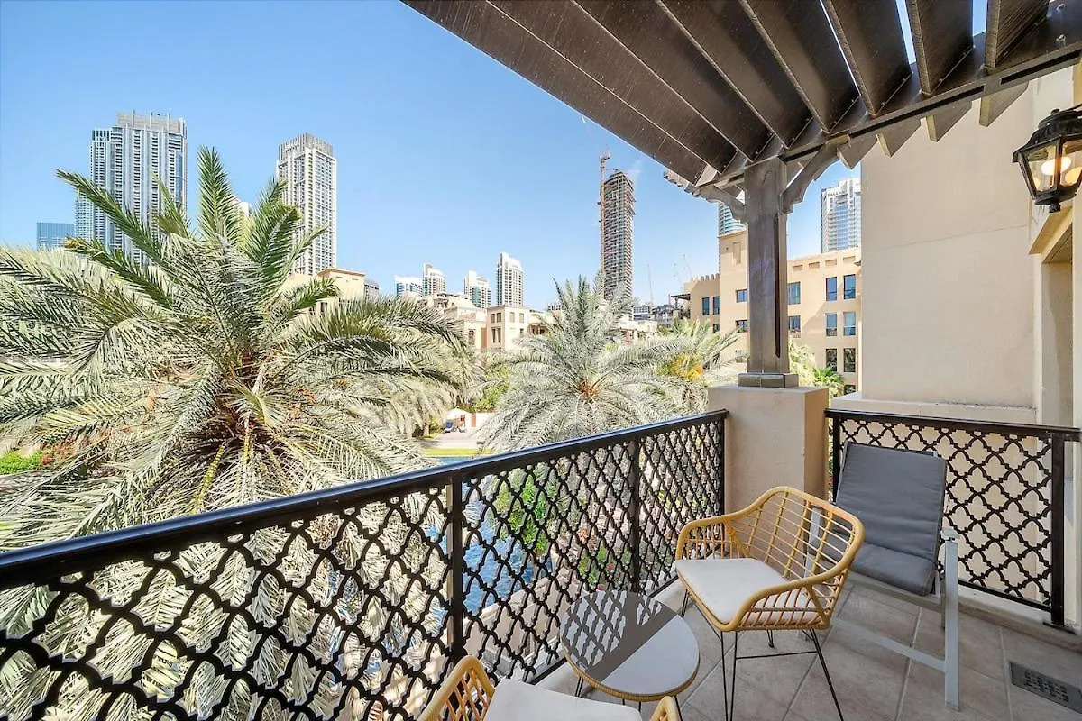 First Class 2Br Charming Old Town Retreat Dubai Apartment