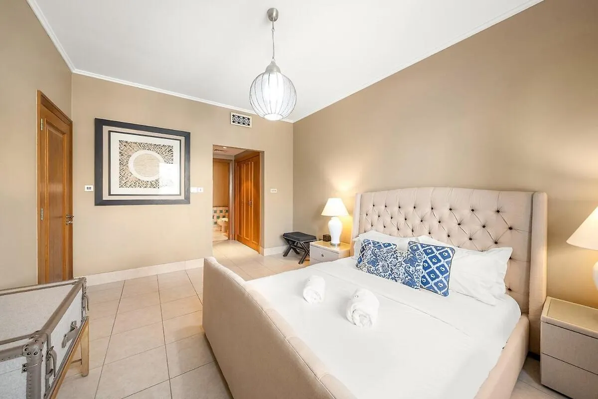 Apartment First Class 2Br Charming Old Town Retreat Dubai
