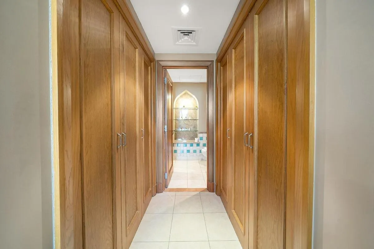 First Class 2Br Charming Old Town Retreat Dubai Apartment