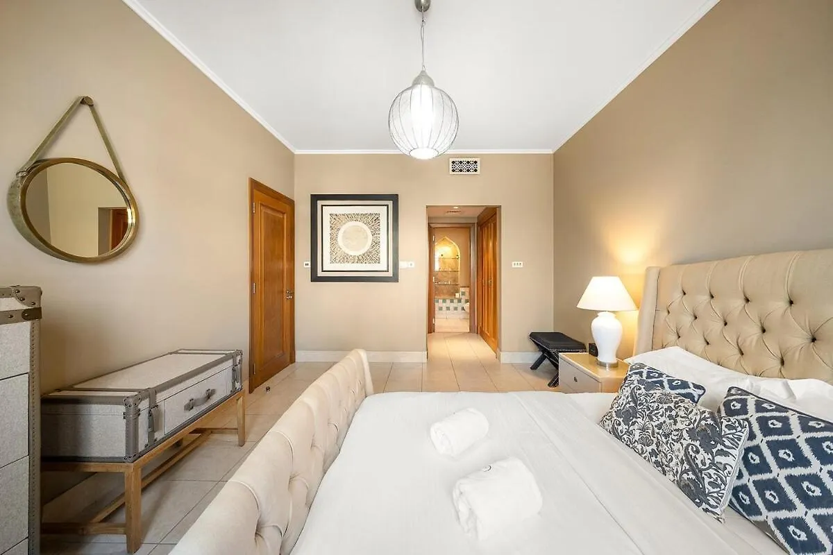 Apartment First Class 2Br Charming Old Town Retreat Dubai
